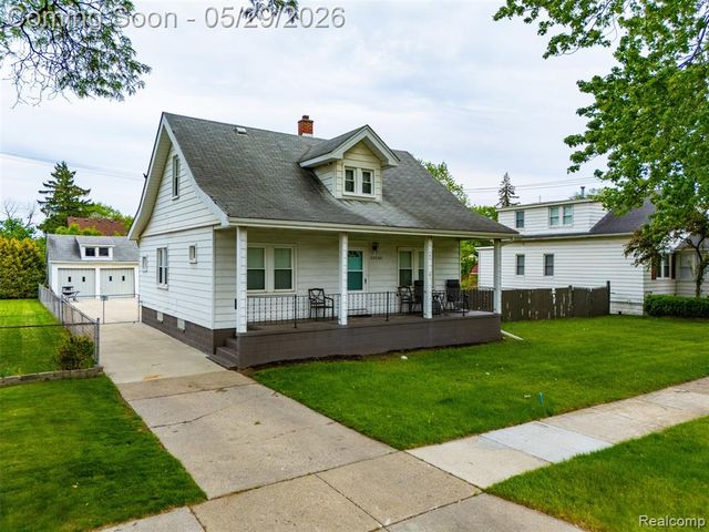 24248 Hayes Avenue, Eastpointe, MI 48021