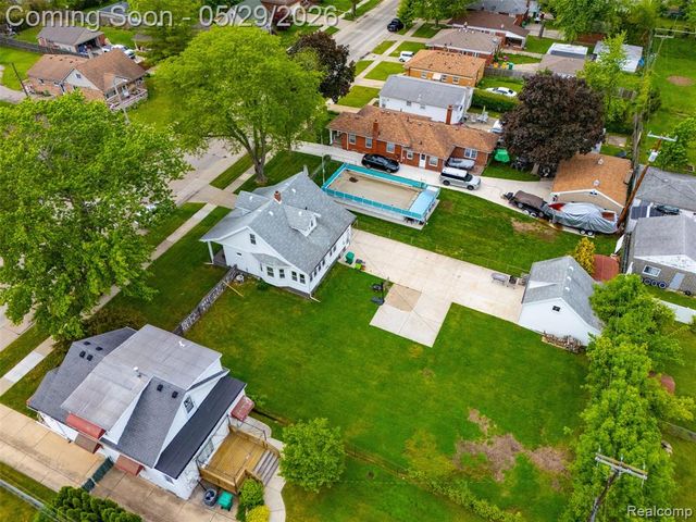 24248 Hayes Avenue, Eastpointe, MI 48021