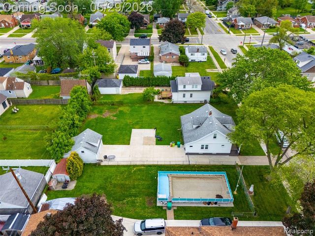 24248 Hayes Avenue, Eastpointe, MI 48021