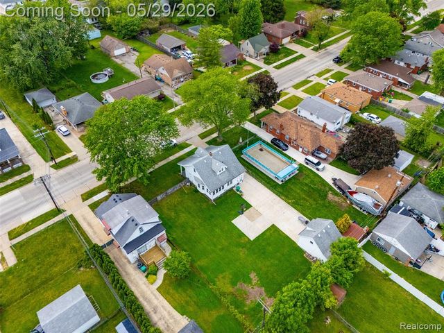 24248 Hayes Avenue, Eastpointe, MI 48021