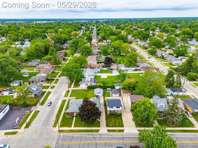 24248 Hayes Avenue, Eastpointe, MI 48021