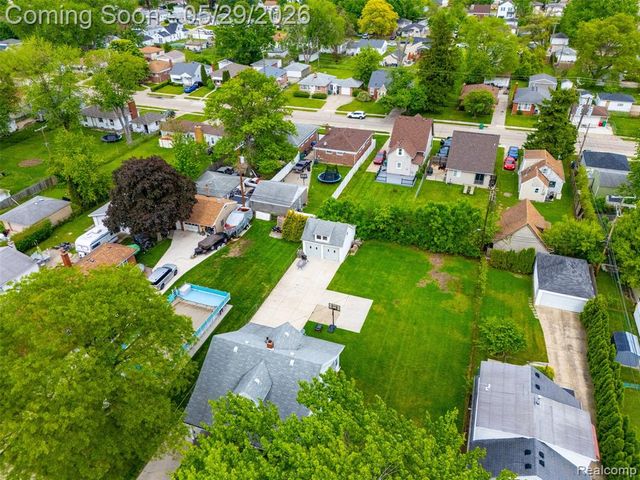 24248 Hayes Avenue, Eastpointe, MI 48021
