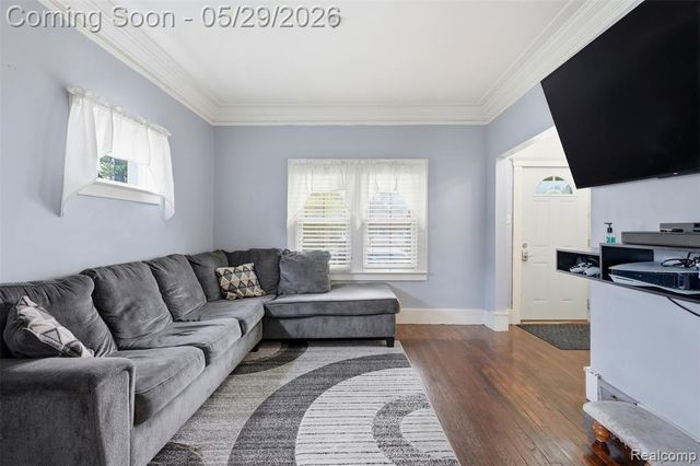 24248 Hayes Avenue, Eastpointe, MI 48021