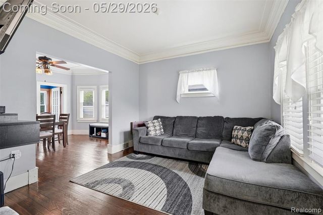 24248 Hayes Avenue, Eastpointe, MI 48021