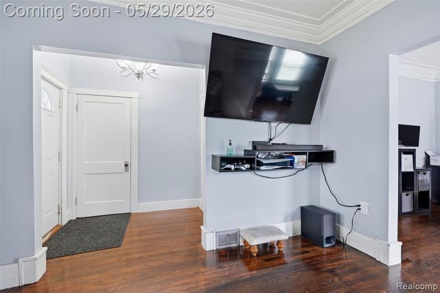 24248 Hayes Avenue, Eastpointe, MI 48021