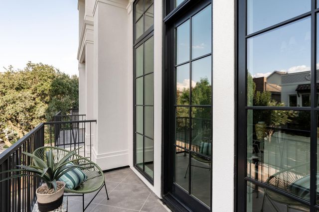 1215 W Pierce Street, Houston, TX 77019