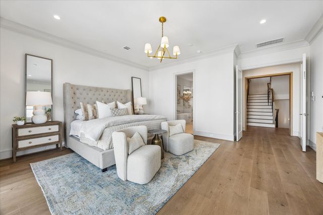 1215 W Pierce Street, Houston, TX 77019