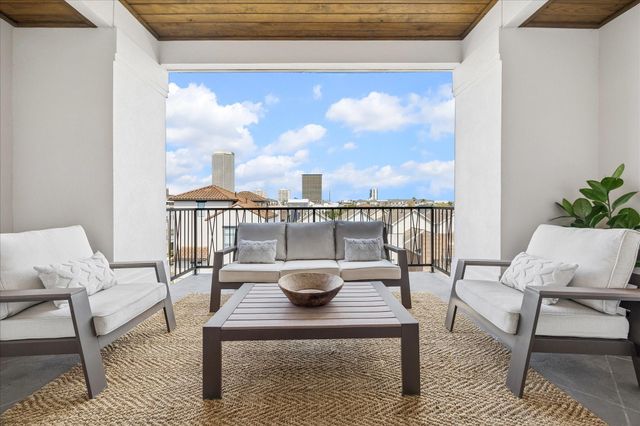 1215 W Pierce Street, Houston, TX 77019