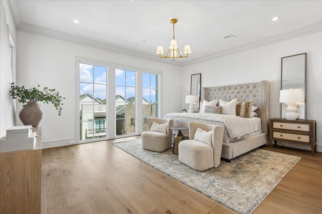 1215 W Pierce Street, Houston, TX 77019