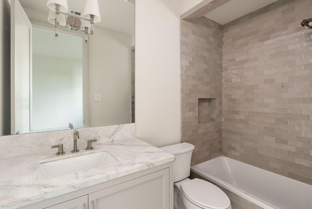 1215 W Pierce Street, Houston, TX 77019