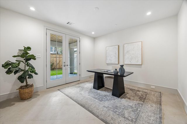 1215 W Pierce Street, Houston, TX 77019