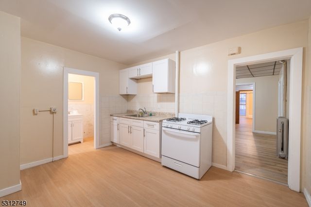 124 Stone St 2, Newark City, NJ 07104