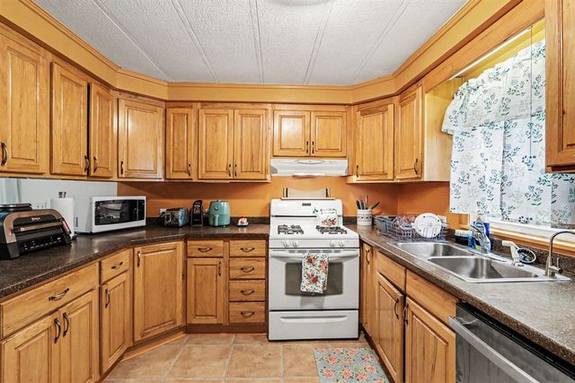 55719 Resort Road, Three Rivers, MI 49093
