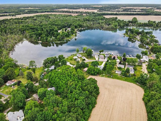 55719 Resort Road, Three Rivers, MI 49093