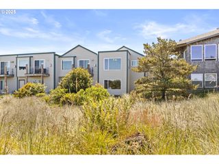 238 Sw 27TH St, Newport, OR 97365