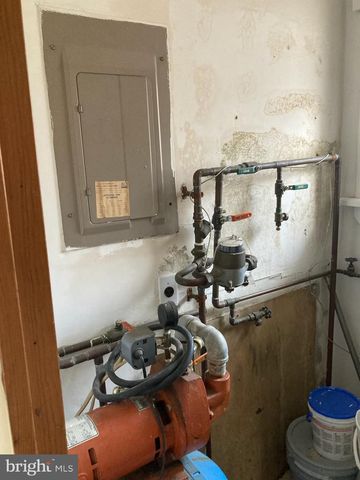 636 WASHINGTON AVE, Egg Harbor City, NJ 08215