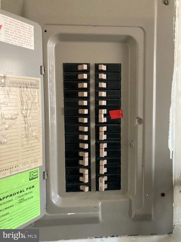 636 WASHINGTON AVE, Egg Harbor City, NJ 08215