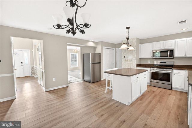 1004 LINDFIELD DR, Frederick, MD 21702