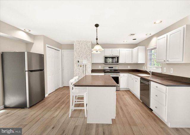 1004 LINDFIELD DR, Frederick, MD 21702