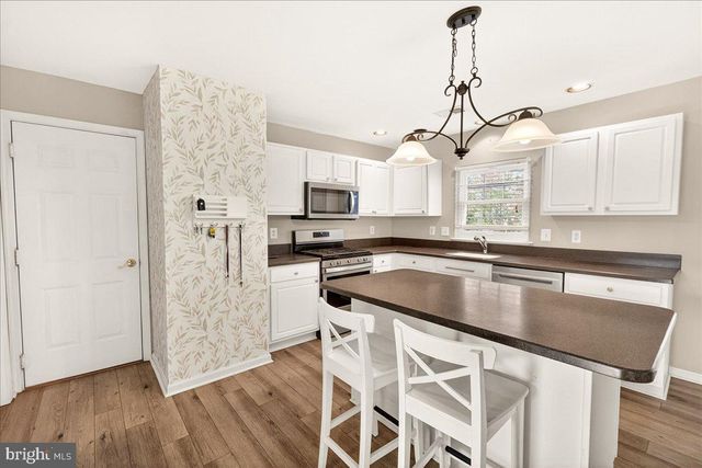 1004 LINDFIELD DR, Frederick, MD 21702