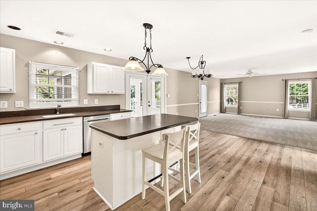 1004 LINDFIELD DR, Frederick, MD 21702