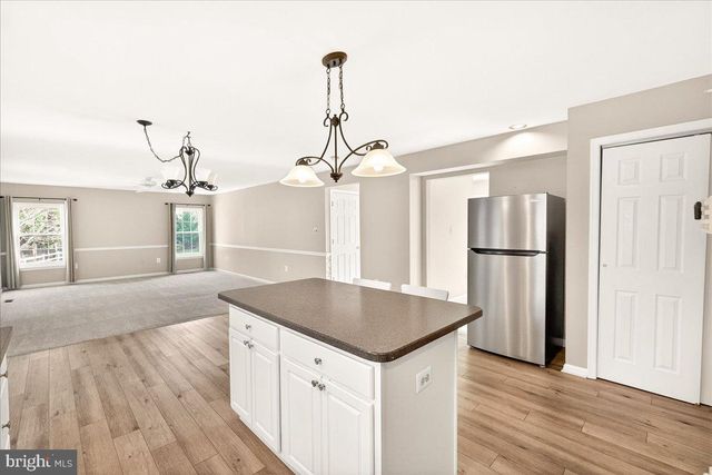 1004 LINDFIELD DR, Frederick, MD 21702