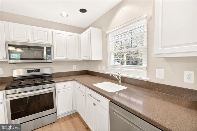 1004 LINDFIELD DR, Frederick, MD 21702