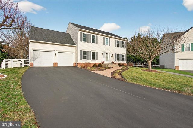 1004 LINDFIELD DR, Frederick, MD 21702