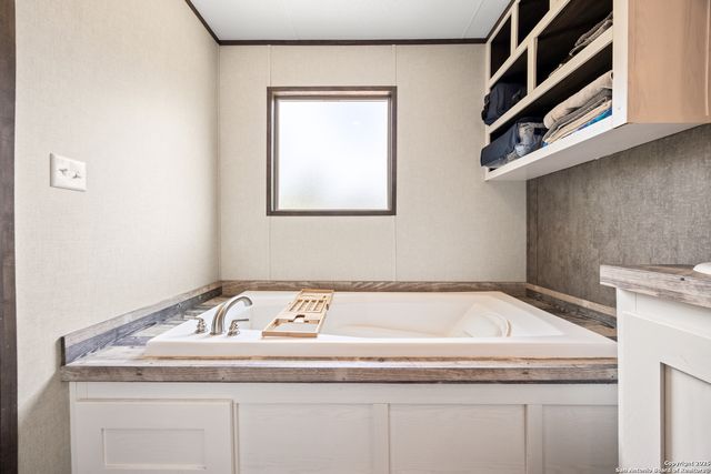 176 Hidden Valley, Bandera, TX 78003