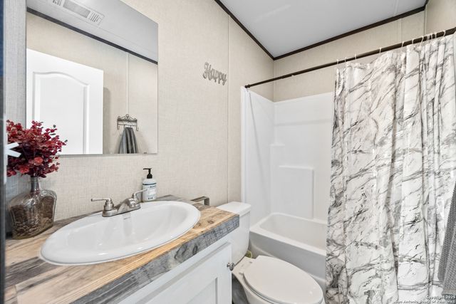 176 Hidden Valley, Bandera, TX 78003