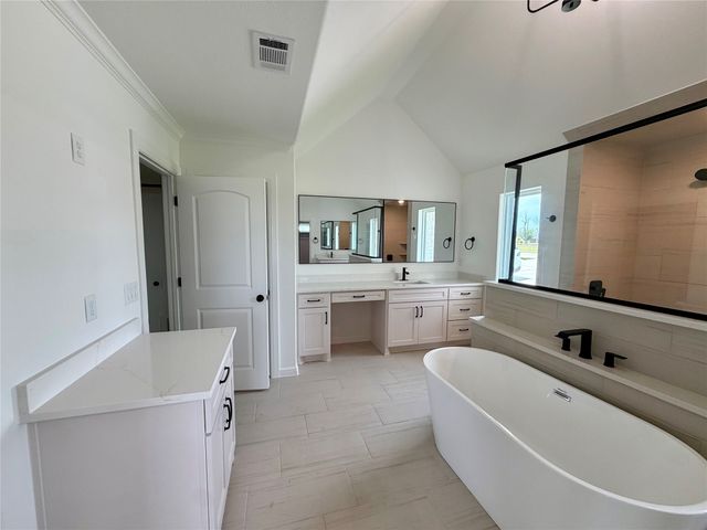 2704 Village Road, Granbury, TX 76049