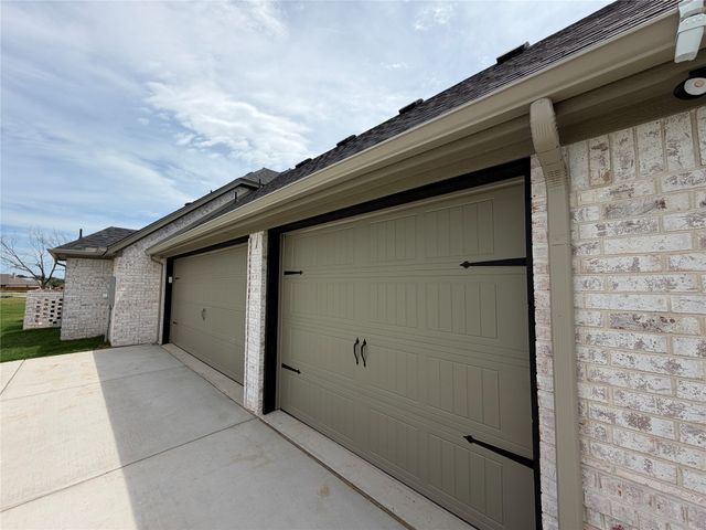 2704 Village Road, Granbury, TX 76049
