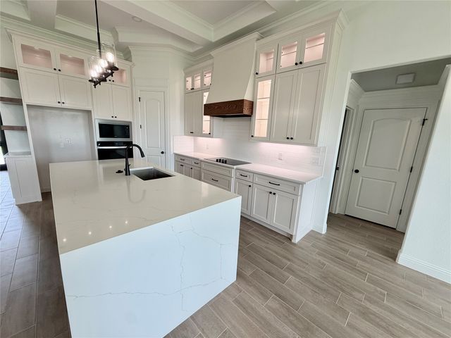 2704 Village Road, Granbury, TX 76049