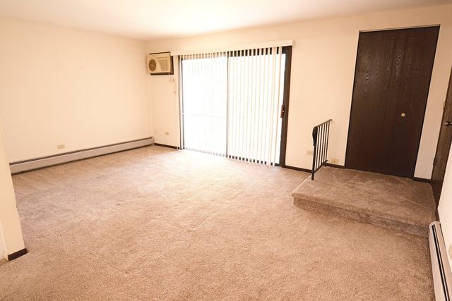 15741 Thomas Lane 3BR, Oak Forest, IL 60452