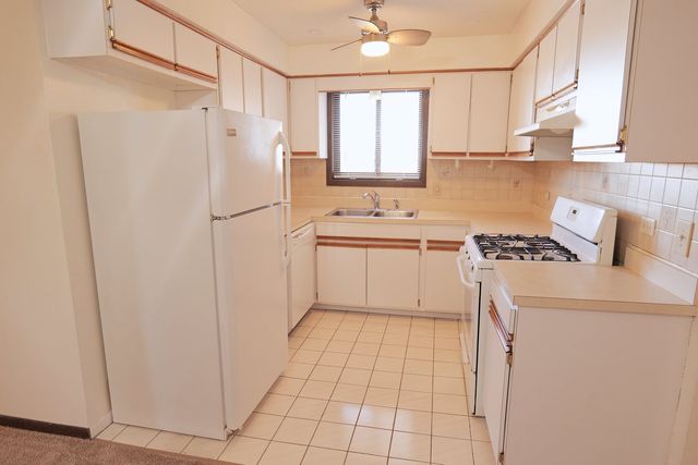 15741 Thomas Lane 3BR, Oak Forest, IL 60452