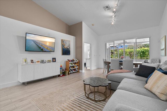 8304 Vía Di Veneto, Boca Raton, FL 33496