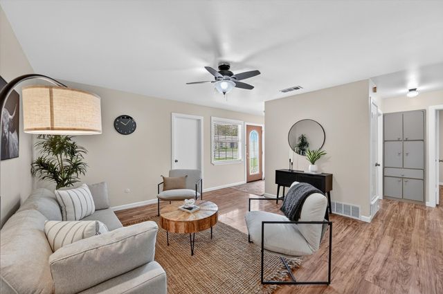 1012 Plover Lane, Arlington, TX 76015
