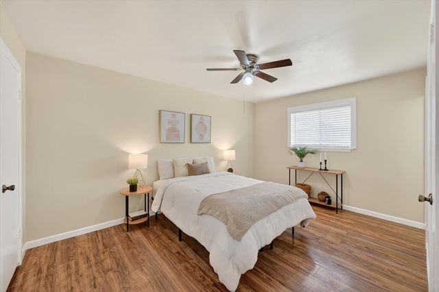 1012 Plover Lane, Arlington, TX 76015