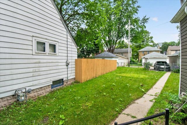 3939 N 41st STREET, Milwaukee, WI 53216