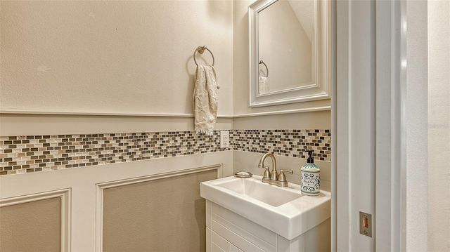 86 ARBOR OAKS DRIVE, Sarasota, FL 34232