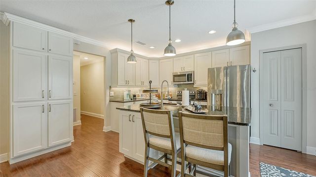 86 ARBOR OAKS DRIVE, Sarasota, FL 34232