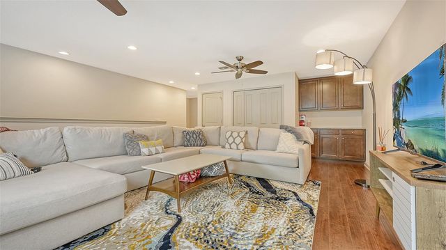 86 ARBOR OAKS DRIVE, Sarasota, FL 34232