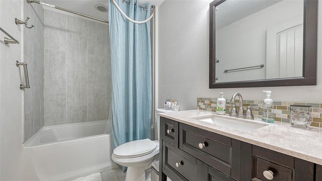 86 ARBOR OAKS DRIVE, Sarasota, FL 34232