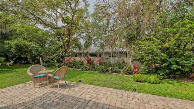 86 ARBOR OAKS DRIVE, Sarasota, FL 34232