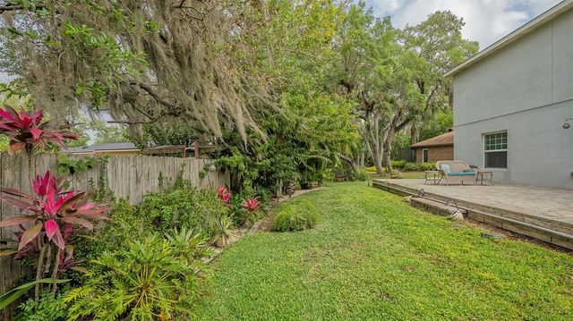 86 ARBOR OAKS DRIVE, Sarasota, FL 34232