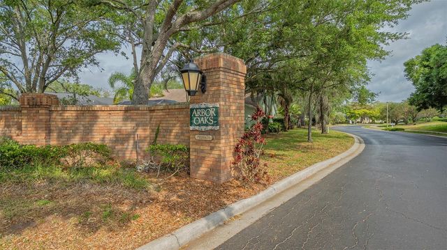 86 ARBOR OAKS DRIVE, Sarasota, FL 34232