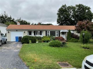 19 Leawood Drive, Cranston, RI 02920