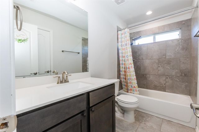 270 Little Dog Drive, Montgomery, TX 77356