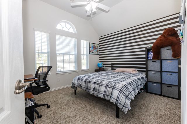 270 Little Dog Drive, Montgomery, TX 77356