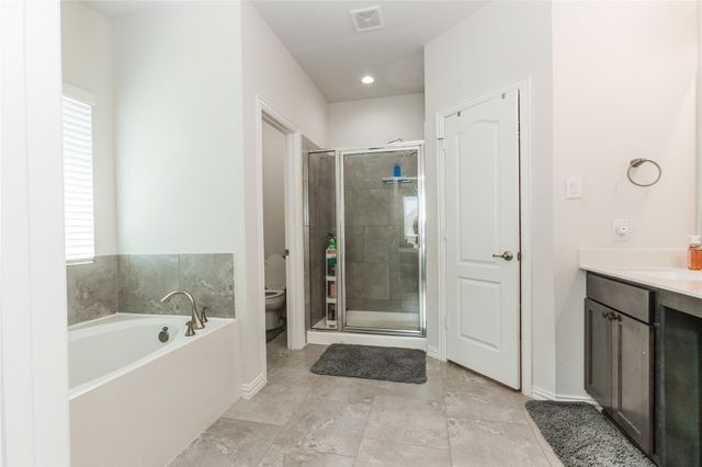 270 Little Dog Drive, Montgomery, TX 77356